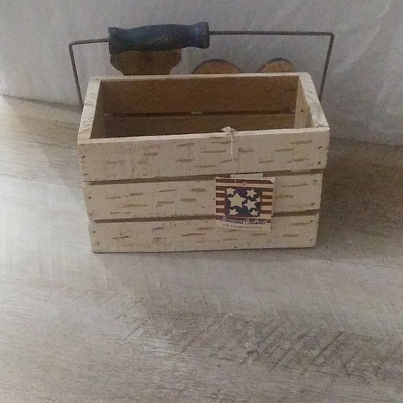 🩵$8.00 Item🩵 Country theme basket - Picture 2 of 3